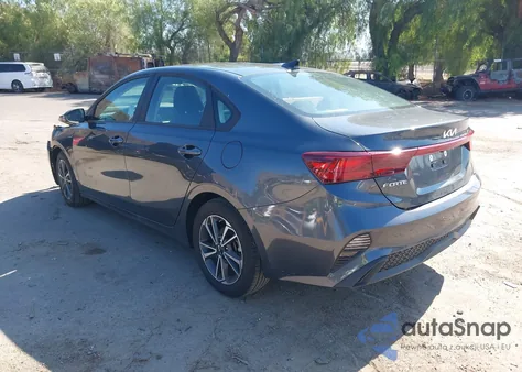 2024 Kia Forte Lxs z USA, uszkodzony, nr VIN 3KPF24AD5RE824707